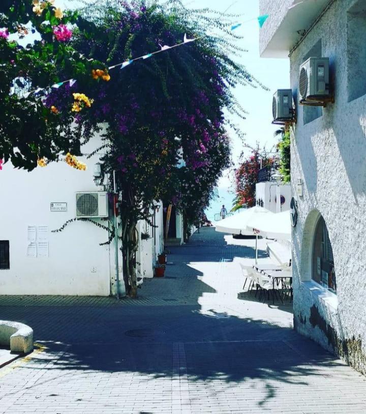 Vivienda a pie de calle en Agua Amarga a 250 metros de la playa Exterior foto