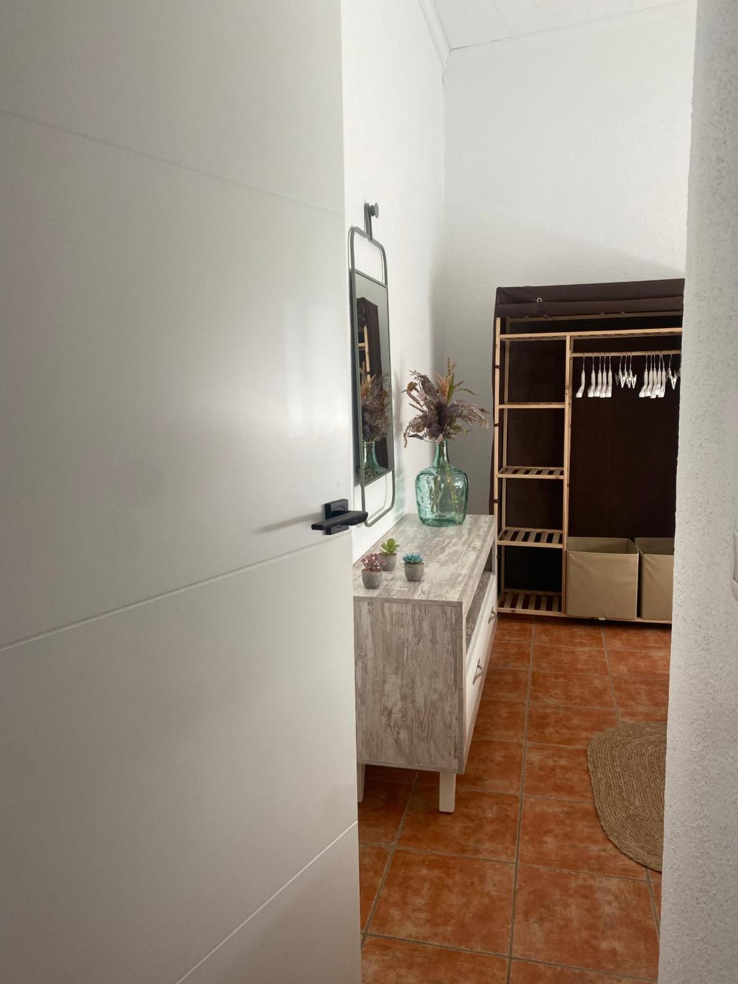Vivienda a pie de calle en Agua Amarga a 250 metros de la playa Exterior foto